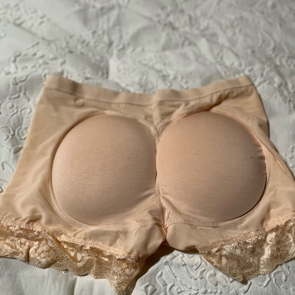 Butt shaping intimate wear